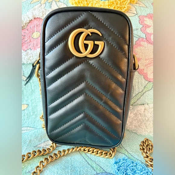 Gucci Marmont Black Chevron Crossbody Bag with Gold Logo - Picture 1 of 4